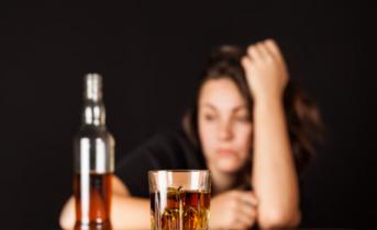 Postinor dhe efektivitetin e saj në kombinim me alkoolin